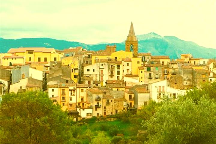 Luna, 23 — Escort in Castelbuono, Italy