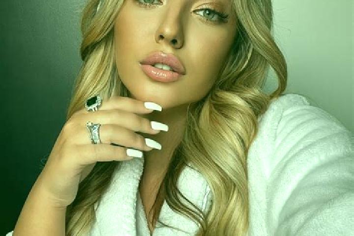 Luna, 23 — Escort in Karacevre, Turkey