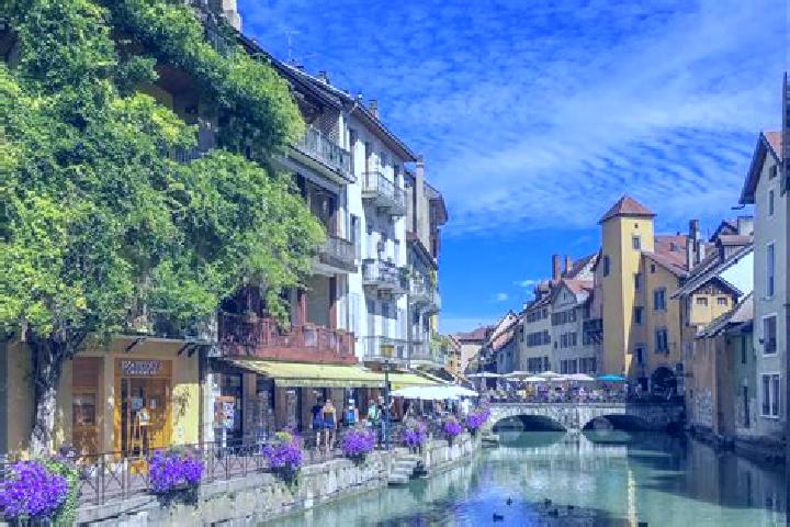 Luna, 23 — Escort in La Meziere, France