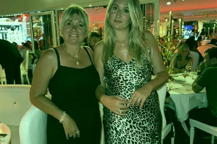 Luna, 23 — Escort in Le Nayrac, France