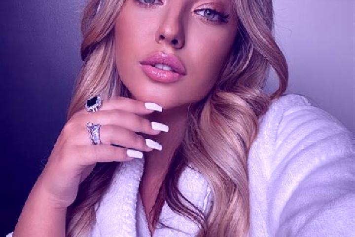 Luna, 23 — Escort in Michurinskoye, Russia