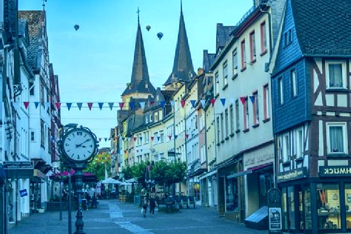 Luna, 23 — Escort in Montabaur, Germany