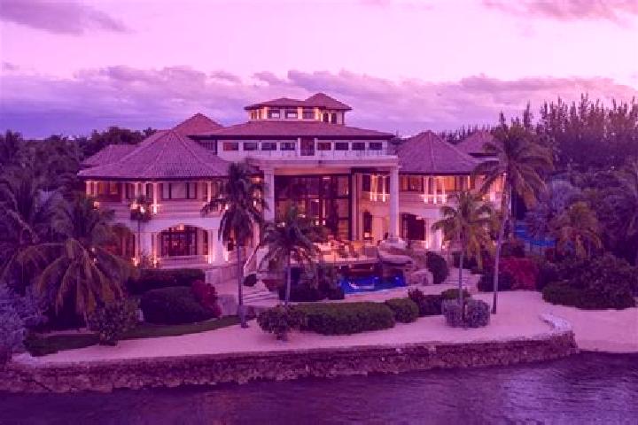 Luna, 23 — Escort in North Sound Estates, Cayman Islands