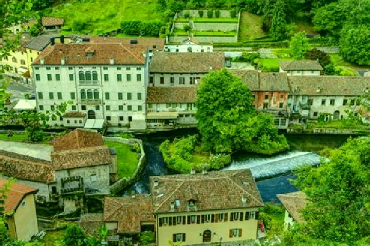 Luna, 23 — Escort in Passirano, Italy