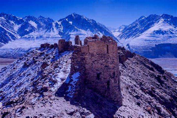 Luna, 23 — Escort in Yovon, Tajikistan