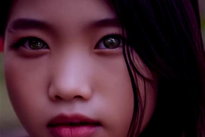 Luna, 24, a black green-eyed asian companion based in Rio Humo. Offering GFE, BDSM. Available for incall and outcall, overnight bookings available.