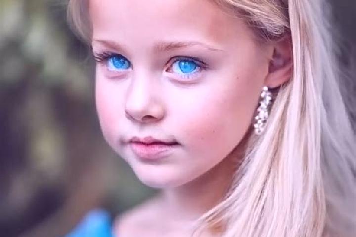 Luna, 24, a blonde blue-eyed indian companion based in Fromental. Offering Couples, Party Girl, Girlfriend Experience, OWO. Available for incall and outcall,...