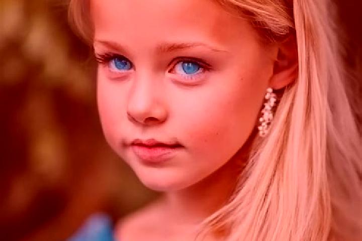 Luna, 24, a blonde blue-eyed middle eastern companion based in Chearsley. Offering Erotic Massage, CIM, Domination, Tantra. Available for incall and outcall,...