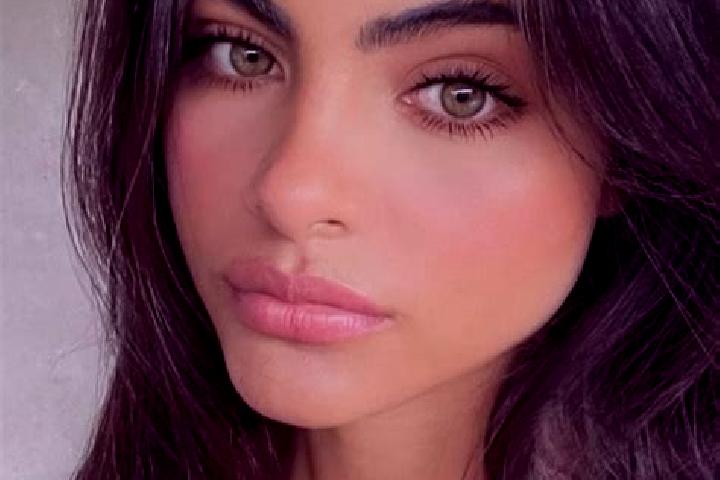 Luna, 24, a brunette dark-eyed indian companion based in Bungabon. Offering Prostate Massage, Dinner Date, Striptease, Erotic Massage. Available for incall a...