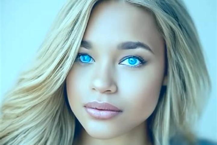 Luna, 24, a chestnut blue-eyed latina companion based in Sunland Park. Offering Deep French Kissing, OWO. Available for incall and outcall, day and evening d...