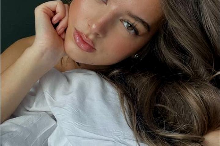 Luna, 24, a chestnut brown-eyed latina companion based in Camarma de Esteruelas. Offering Domination, Travel Companion. Available for incall and outcall, day...