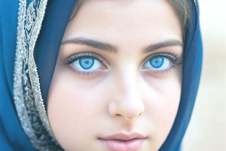 Luna, 24, a red blue-eyed middle eastern companion based in Karakenja. Offering Deep French Kissing, Erotic Massage, Girlfriend Experience. Available for inc...