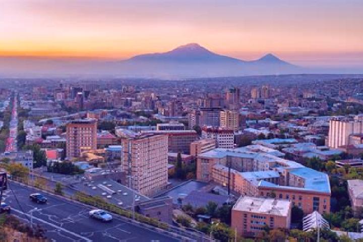 Luna, 24 — Escort in Azatavan, Armenia