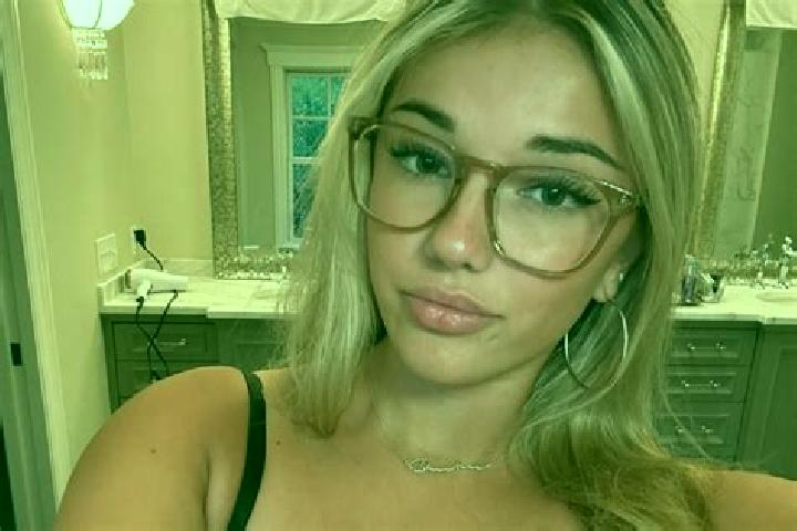 Luna, 24 — Escort in Back of the Hill, United States