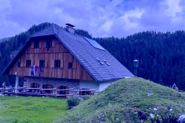 Luna, 24 — Escort in Dobje pri Planini, Slovenia