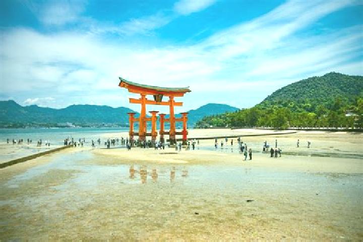 Luna, 24 — Escort in Miyajima, Japan