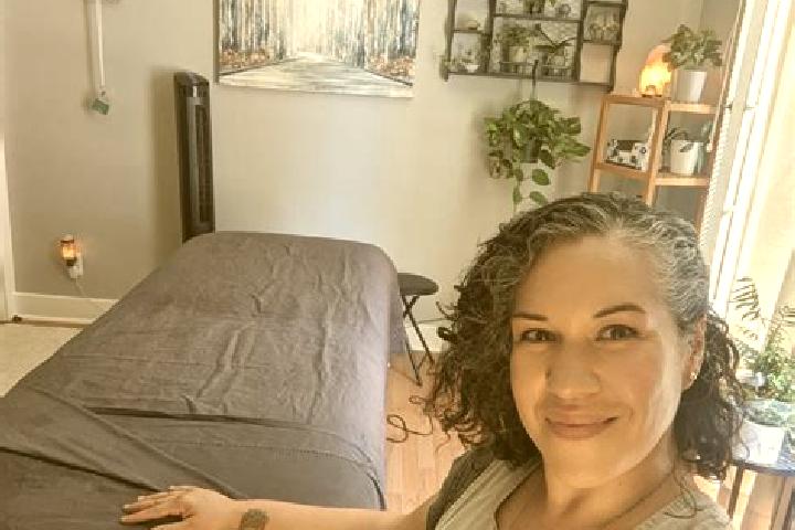 Luna, 25, a black grey-eyed mediterranean companion based in Villeneuve-sur-Verberie. Offering Duos, Massage, Party Girl, Couples. Available for incall and o...