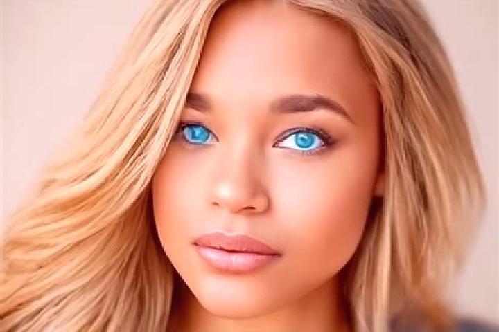 Luna, 25, a blonde blue-eyed latina companion based in Pajalton Alto. Offering Couples, Massage, Prostate Massage, Striptease. Available for incall and outca...