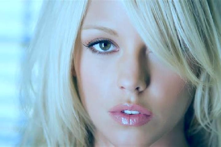 Luna, 25, a blonde brown-eyed european companion based in Deer Lodge. Offering Deep French Kissing, A-Level, Fetish. Available for incall and outcall, day an...