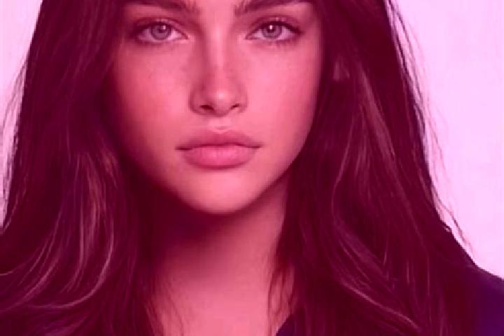 Luna, 25, a brunette blue-eyed caucasian companion based in Las Mercedes. Offering Massage, GFE, 69. Available for incall and outcall, day and evening dates.