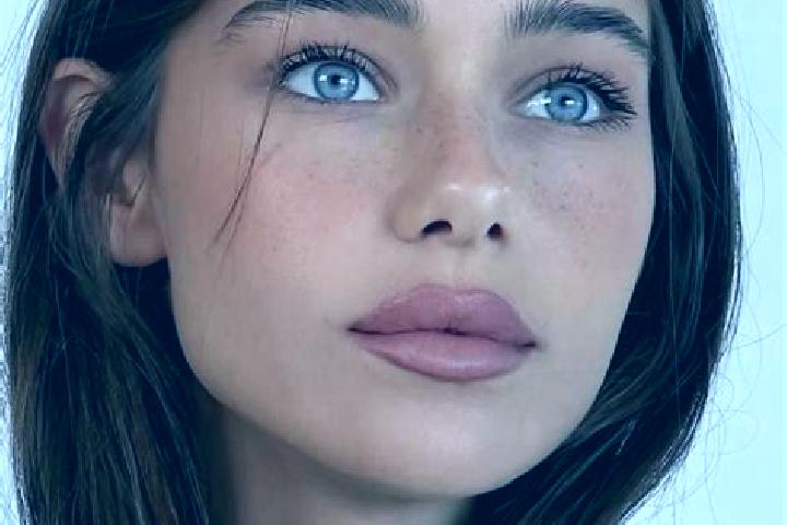 Luna, 25, a brunette brown-eyed mediterranean companion based in Luvinate. Offering A-Level, Dinner Date, Domination, Duos. Available for incall and outcall,...