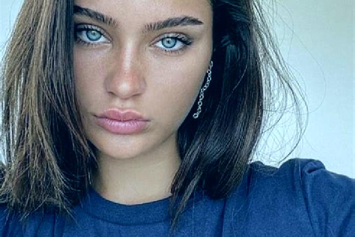 Luna, 25, a brunette dark-eyed european companion based in Cybinka. Offering Overnight, Couples, Roleplay, Erotic Massage, Dinner Date. Available for incall ...