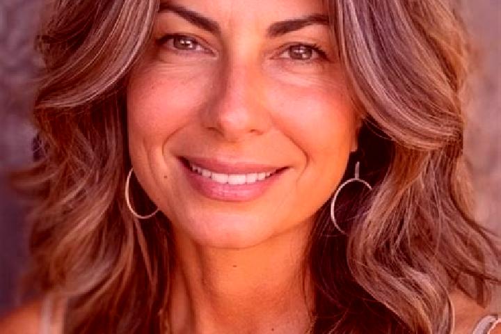 Luna, 25, a brunette grey-eyed middle eastern companion based in Beaumont-Monteux. Offering Couples, Erotic Massage, Tantra, Domination. Available for incall...