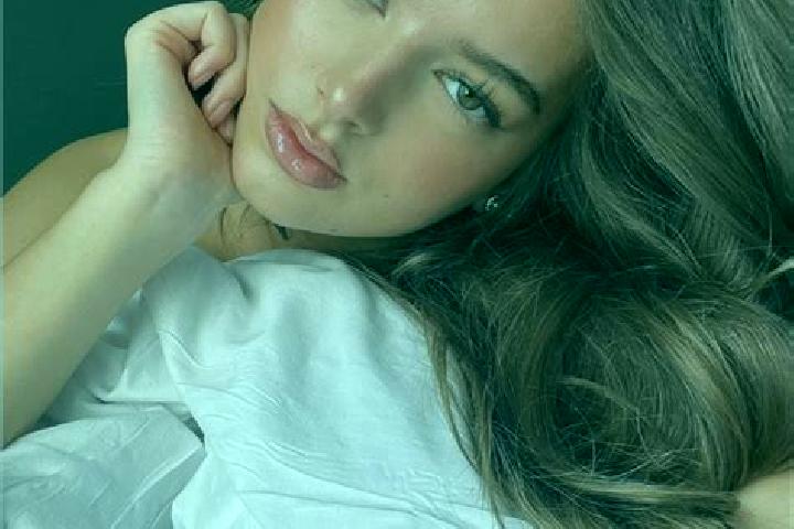 Luna, 25, a brunette hazel-eyed caucasian companion based in Gourma Rharous. Offering Fetish, Girlfriend Experience, Tantra. Available for incall and outcall...