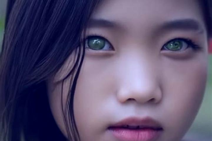 Luna, 25, a chestnut green-eyed asian companion based in Gorni Dlapkin Dol. Offering Prostate Massage, Roleplay, Striptease, Erotic Massage. Available for in...