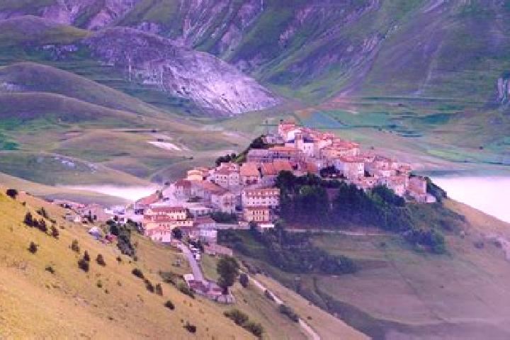 Luna, 25 — Escort in Castelluccio Superiore, Italy