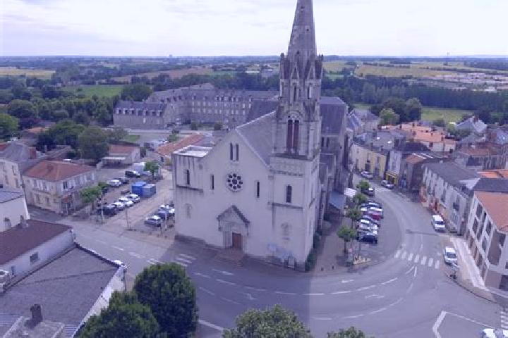 Luna, 25 — Escort in Chavagnes-en-Paillers, France