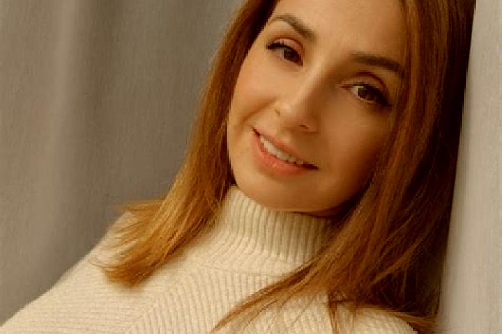 Luna, 25 — Escort in Frunzaru, Romania