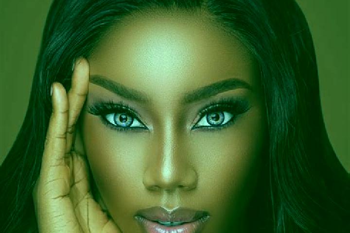 Luna, 26, a auburn blue-eyed ebony companion based in Koutouba. Offering 69, Deep French Kissing, Roleplay. Available for incall and outcall, day and evening...