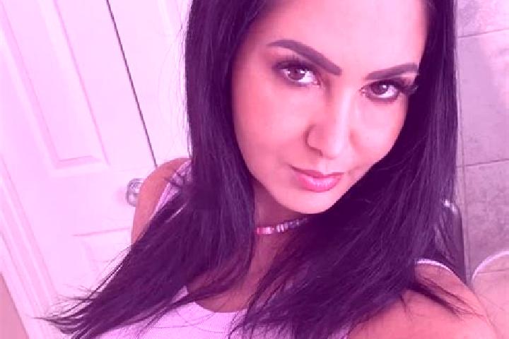 Luna, 26, a auburn grey-eyed indian companion based in Kira. Offering A-Level. Available for incall and outcall, day and evening dates.