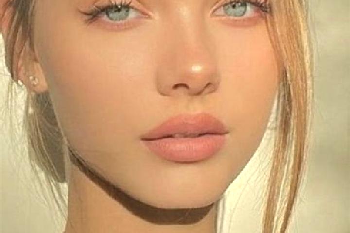 Luna, 26, a blonde blue-eyed ebony companion based in Escolca. Offering GFE, Massage, Tantra. Available for incall and outcall, day and evening dates.
