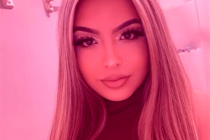 Luna, 26, a blonde brown-eyed latina companion based in Dobrun. Offering Party Girl, CIM, Girlfriend Experience. Available for incall and outcall, overnight ...