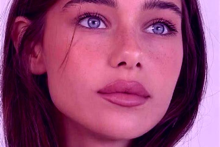 Luna, 26, a brunette blue-eyed european companion based in Skorosice. Offering 69, Couples, Party Girl. Available for incall and outcall, day and evening dates.