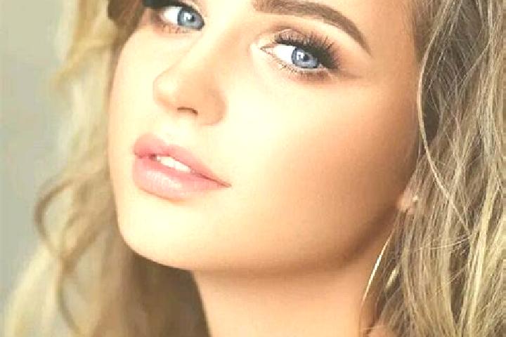 Luna, 26, a dark blonde blue-eyed mediterranean companion based in Villa La Mata. Offering Erotic Massage, GFE, Roleplay. Available for incall and outcall, o...