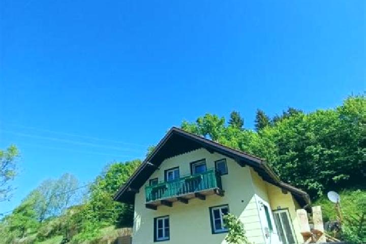 Luna, 26 — Escort in Grasberg, Austria