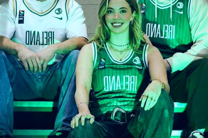 Luna, 26 — Escort in Milltown, Ireland