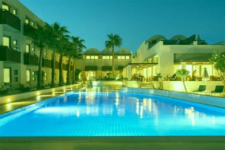 Luna, 26 — Escort in Nea Santa, Greece