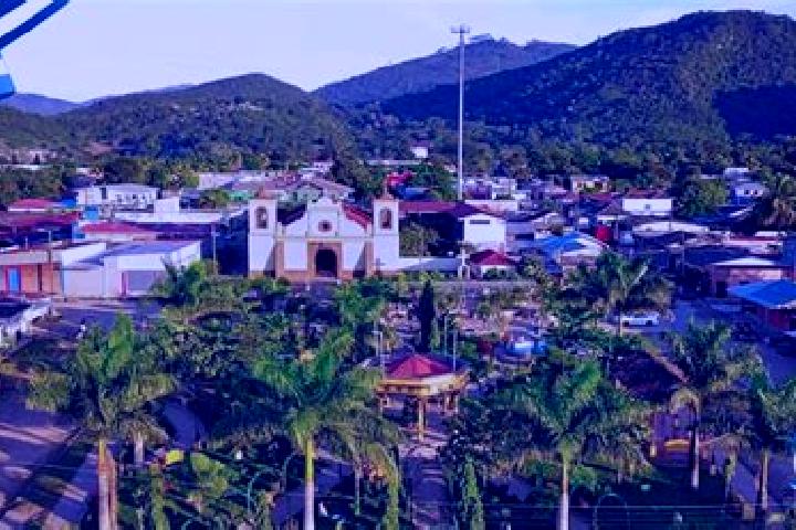 Luna, 26 — Escort in Taulabe, Honduras