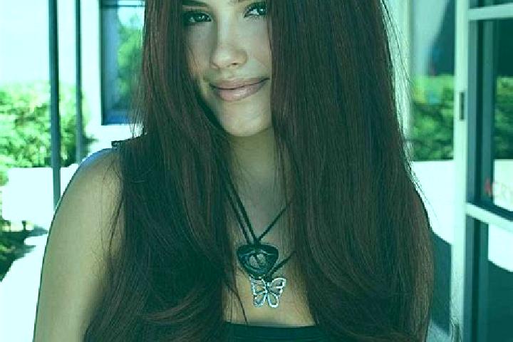 Luna, 27, a auburn dark-eyed indian companion based in Gumiring. Offering CIM, A-Level, Fetish, Massage, Dinner Date. Available for incall and outcall, overn...