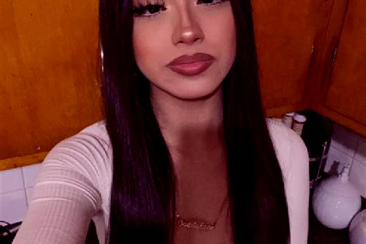 Luna, 27, a black dark-eyed latina companion based in Pau. Offering Overnight, A-Level, Fetish. Available for incall and outcall, overnight bookings available.