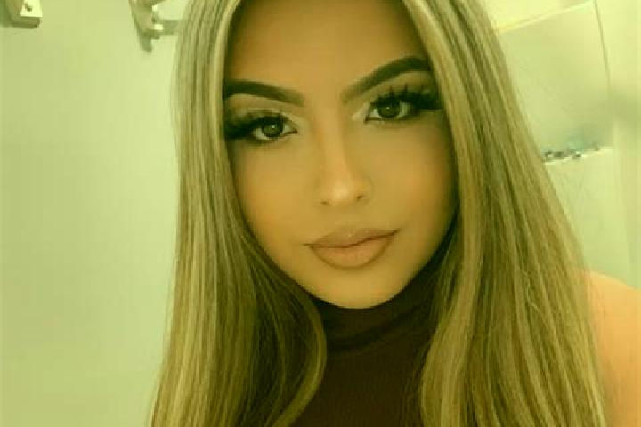 Luna, 27, a blonde amber-eyed latina companion based in Estriegana. Offering Dinner Date, Striptease, 69. Available for incall and outcall, overnight booking...