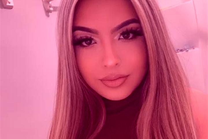Luna, 27, a blonde brown-eyed latina companion based in Robbiate. Offering Duos, Fetish, Girlfriend Experience, Travel Companion, GFE. Available for incall a...