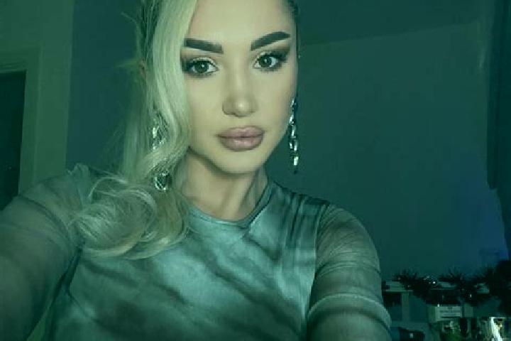 Luna, 27, a blonde brown-eyed middle eastern companion based in Bonopolis. Offering Deep French Kissing, Duos, Fetish, GFE, BDSM. Available for incall and ou...