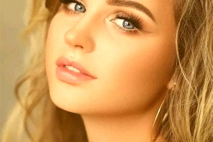 Luna, 27, a dark blonde blue-eyed mediterranean companion based in Zarza de Granadilla. Offering Travel Companion, 69. Available for incall and outcall, day ...