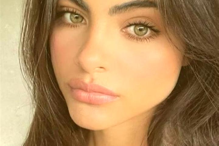 Luna, 27, a red dark-eyed indian companion based in Bianzone. Offering Roleplay, Party Girl, Deep French Kissing, BDSM. Available for incall and outcall, ove...