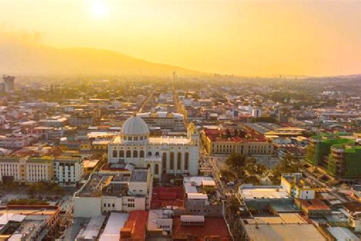 Luna, 27 — Escort in Ciudad Barrios, El Salvador